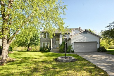 Spacious and inviting 4-bedroom, 2.5-bath home conveniently - photo 1