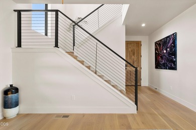Experience high-desert living in this mountain modern sanctuary - photo 23
