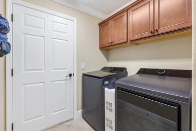 Welcome to refined Florida living in this exceptional Iris model - photo 26