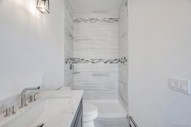 New energy efficient home, 6 bedrooms with 10 ft ceilings in - photo 27