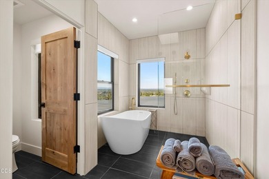 Experience high-desert living in this mountain modern sanctuary - photo 27