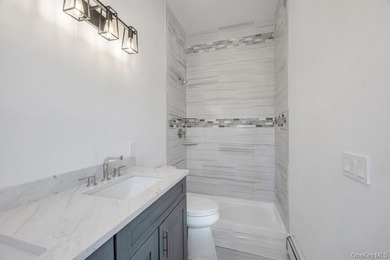 New energy efficient home, 6 bedrooms with 10 ft ceilings in - photo 28