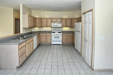 Spacious and inviting 4-bedroom, 2.5-bath home conveniently - photo 9