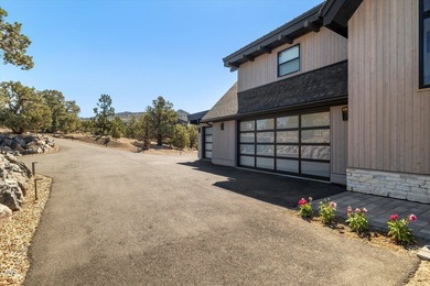 Experience high-desert living in this mountain modern sanctuary - photo 37