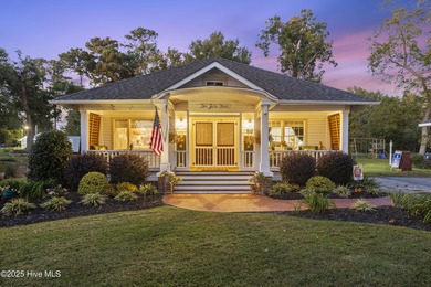 Lake Waccamaw Home For Sale in Lake Waccamaw North Carolina