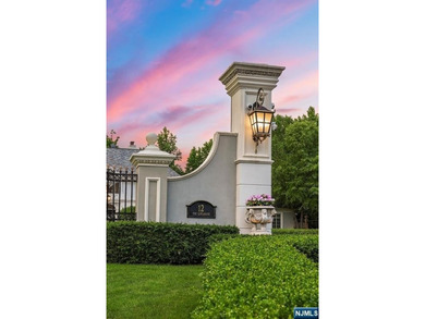 In the most sought after,influential & premier address in Alpine - photo 2