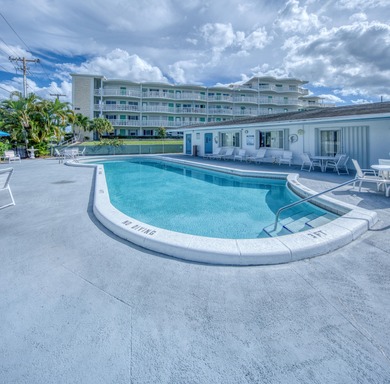 Lake Osborne Condo For Sale in Lake Worth Beach Florida