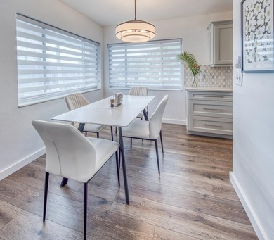 Gorgeous fully upgraded unit with rare 2 full baths. This unit - photo 4