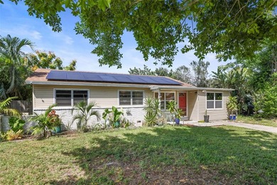 Welcome to the desirable Meadowlawn neighborhood. This - photo 1
