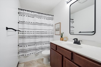 Welcome to this spacious 5-bedroom, 3-bathroom home offering - photo 12