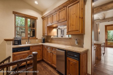 In an ideal location on prestigious Willoughby Way with stunning - photo 14