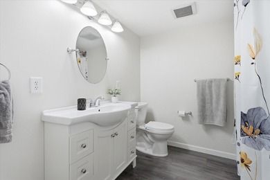 Welcome to this spacious 5-bedroom, 3-bathroom home offering - photo 23