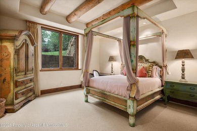 In an ideal location on prestigious Willoughby Way with stunning - photo 33