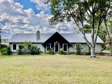 Lake Home For Sale in Pachuta, Mississippi