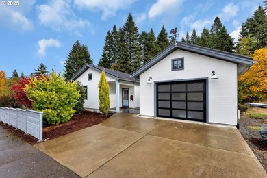 Columbia River - Hood County Home For Sale in Cascadelocks Oregon
