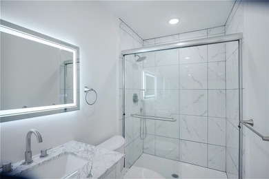 Experience the perfect blend of modern luxury and small-town - photo 12