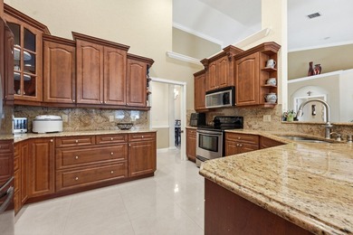 Meticulously cared for by its original owner, this stunning - photo 16