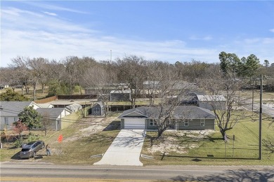 Experience the perfect blend of modern luxury and small-town - photo 22