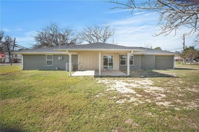Experience the perfect blend of modern luxury and small-town - photo 23