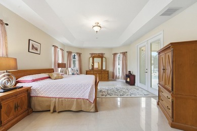 Meticulously cared for by its original owner, this stunning - photo 23