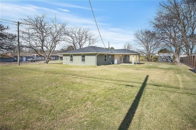 Experience the perfect blend of modern luxury and small-town - photo 24