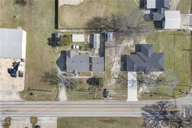 Experience the perfect blend of modern luxury and small-town - photo 27