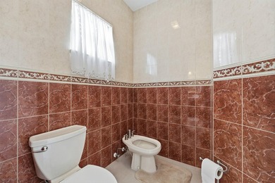 Meticulously cared for by its original owner, this stunning - photo 29