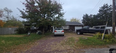 Occupied Foreclosure 3 Bed 1.5 Bath Ranch on 100X100 corner lot - photo 1