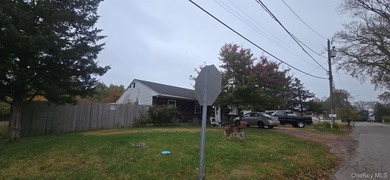 Occupied Foreclosure 3 Bed 1.5 Bath Ranch on 100X100 corner lot - photo 2