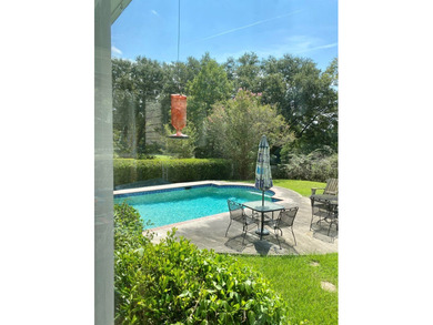 This beautiful home has it all! There is a sunroom with wet bar - photo 36