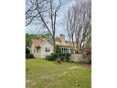 This beautiful home has it all! There is a sunroom with wet bar - photo 37