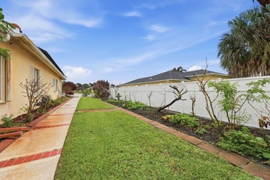 Meticulously cared for by its original owner, this stunning - photo 45