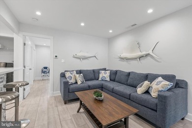 Prepare to be impressed by this stunning coastal-inspired condo - photo 8