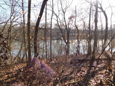 (private lake, pond, creek) Acreage Sale Pending in Serena Illinois