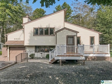 Lake Carobeth Home For Sale in Tobyhanna Pennsylvania