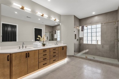 Designed for both sophisticated entertaining & comfortable - photo 25