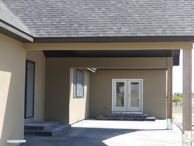AMAZING NEW BUILD IN PUEBLO WEST!! Massive cathedral ceilings - photo 10