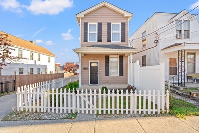 Ohio River Home For Sale in Bellevue Kentucky