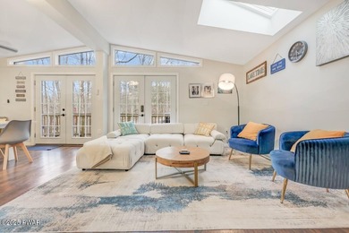 Beautifully Updated Home in The Hideout - North Section - photo 11