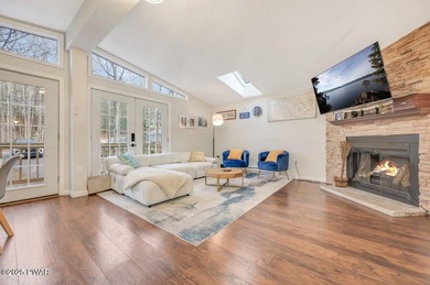 Beautifully Updated Home in The Hideout - North Section - photo 12