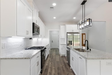 Beautiful new custom home located in a desirable Lake Murray - photo 14
