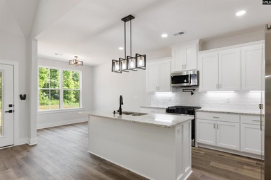 Beautiful new custom home located in a desirable Lake Murray - photo 15