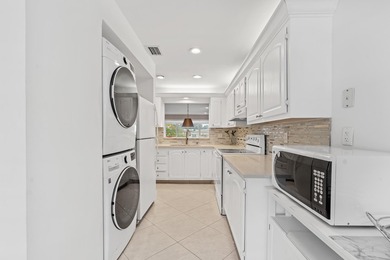 Welcome to this beautifully maintained 2-bedroom, 2-bath condo - photo 5