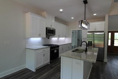 Beautiful new custom home located in a desirable Lake Murray - photo 16