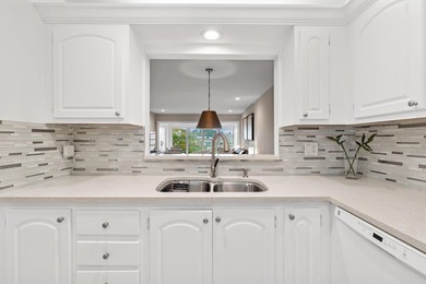 Welcome to this beautifully maintained 2-bedroom, 2-bath condo - photo 6