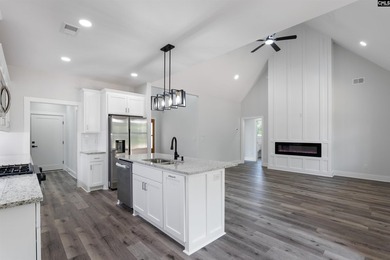 Beautiful new custom home located in a desirable Lake Murray - photo 18