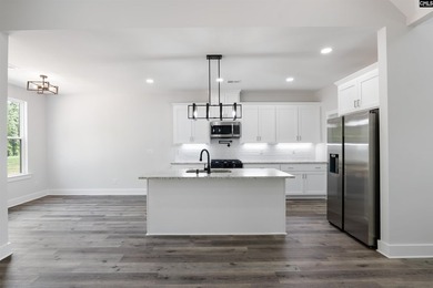 Beautiful new custom home located in a desirable Lake Murray - photo 22