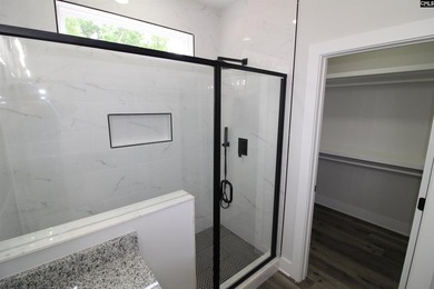 Beautiful new custom home located in a desirable Lake Murray - photo 29