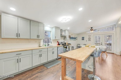 Beautifully Updated Home in The Hideout - North Section - photo 29