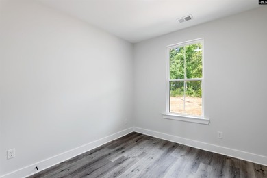 Beautiful new custom home located in a desirable Lake Murray - photo 38